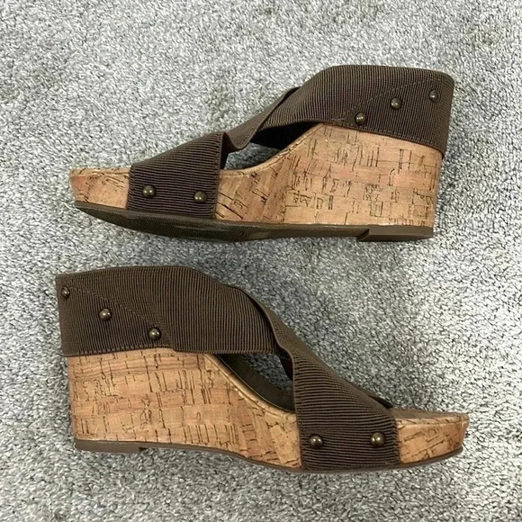 Curfew Size 9 Brown, Tan Open Toe Cross Strap Wedges Heels - Picture 4 of 11